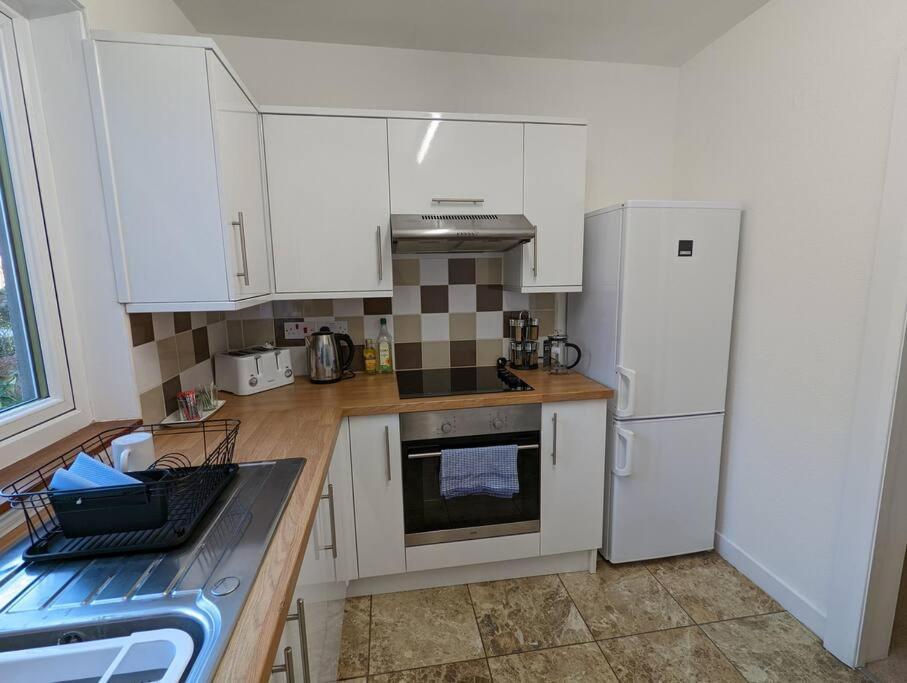 Two Bedroom Flat In Bridge Of Allan, Stirling Exteriör bild